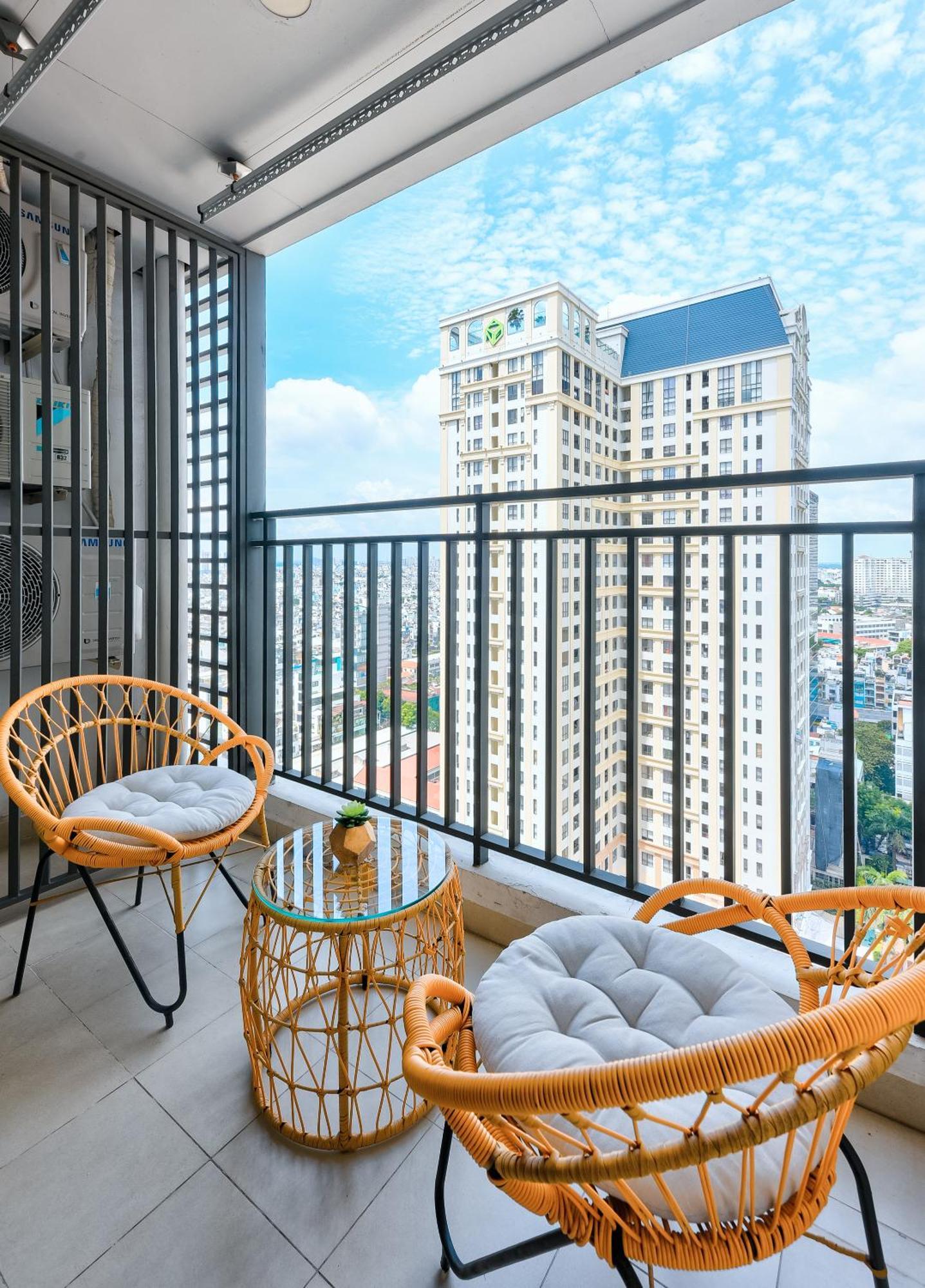S Lux Apartment Хошимин Экстерьер фото